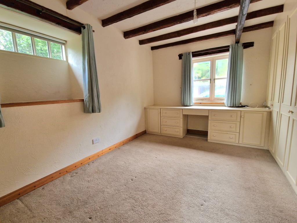 Lot: 122 - DETACHED BARN CONVERSION IN COCKINGTON VILLAGE - Bedroom